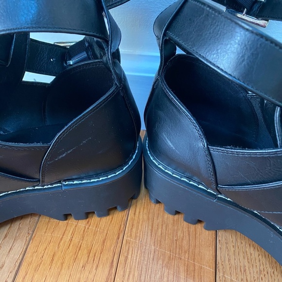 Shoedazzle black Sierra Buckle Bootie size 9 - Picture 10 of 12